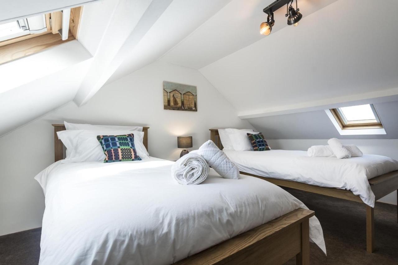 Foxglove - Luxurious Barn Conversion - Blossom Farm Johnston Ngoại thất bức ảnh