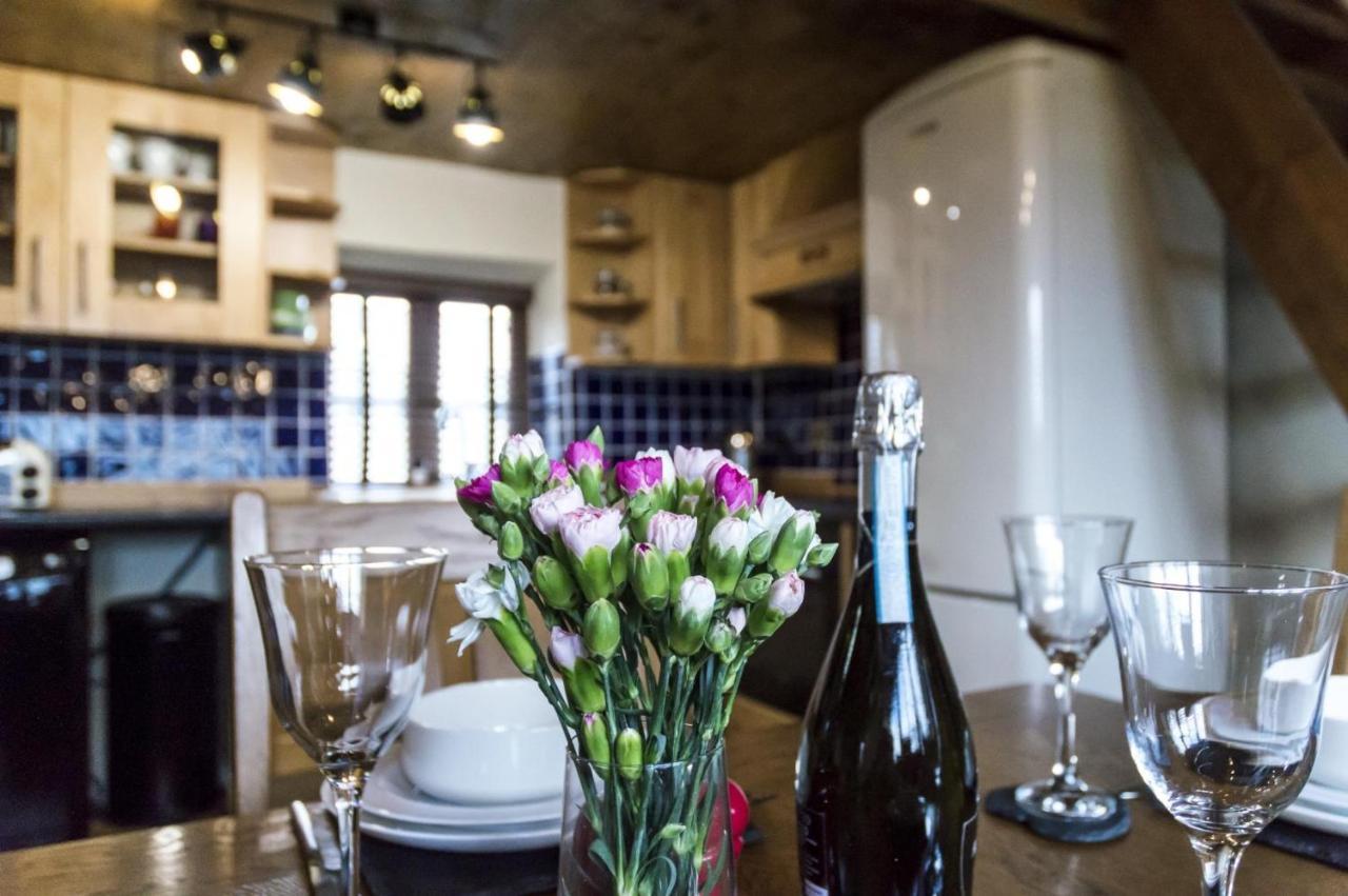 Foxglove - Luxurious Barn Conversion - Blossom Farm Johnston Ngoại thất bức ảnh